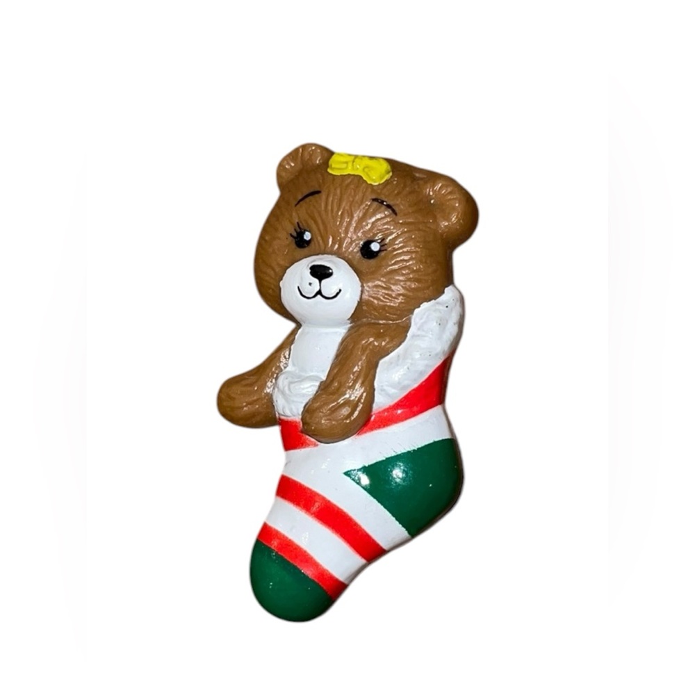 Vintage Russ Teddy Bear Brooch Pin Christmas Stocking Holiday Kids Festive CUTE!